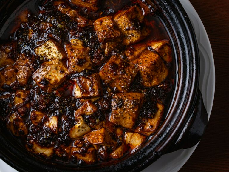 土鍋仕立ての本格派『麻婆豆腐』