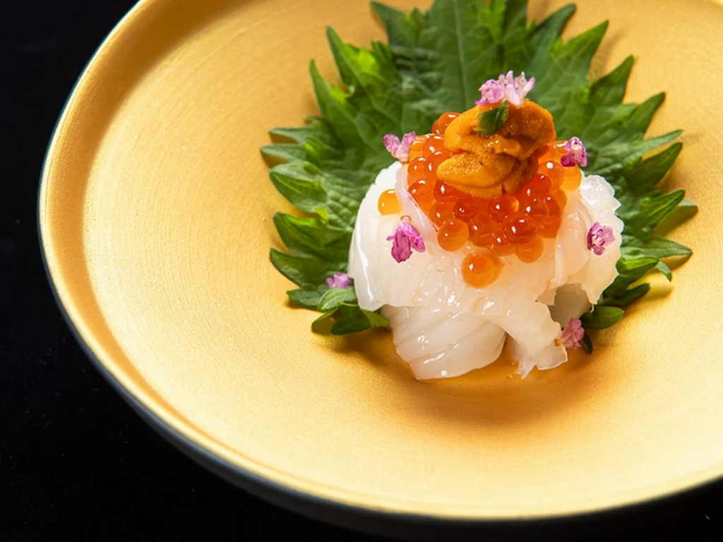 イカ刺し～雲丹・いくらのせ～