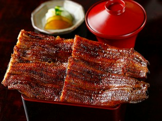 活き鰻の旨みを存分に。紀州備長炭で焼き上げる『鰻重』