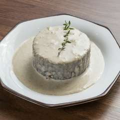 ヘルシーな馬肉料理に、見た目も楽しいメニューを多数用意