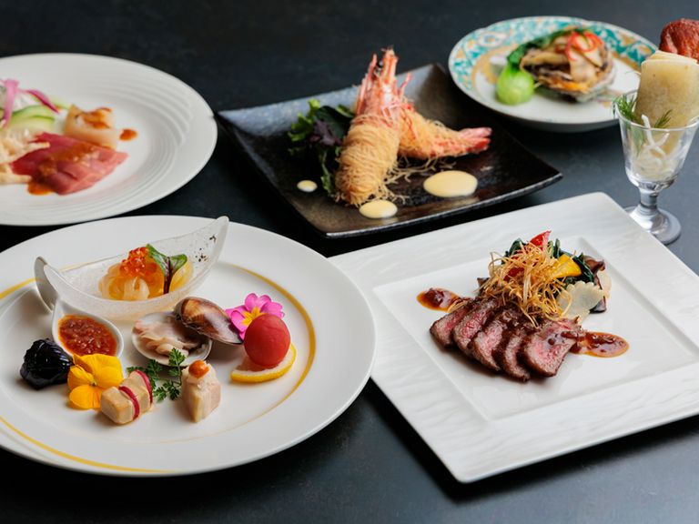 全9品。本格的中国料理にアレンジを加えた、創作料理のコース『華月の贅沢フルコース』