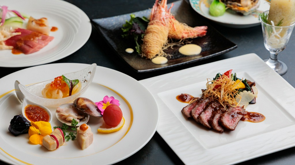 全9品。本格的中国料理にアレンジを加えた、創作料理のコース『華月の贅沢フルコース』