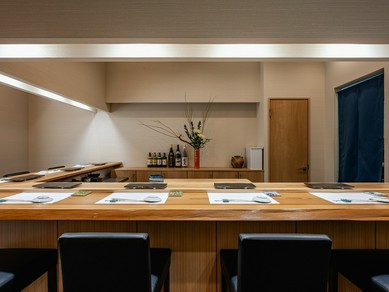 肩の力を抜いて過ごせる、和の温もりに包まれた空間