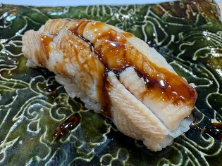 対馬産にこだわり！ふんわり、とろける上質な『穴子握り』