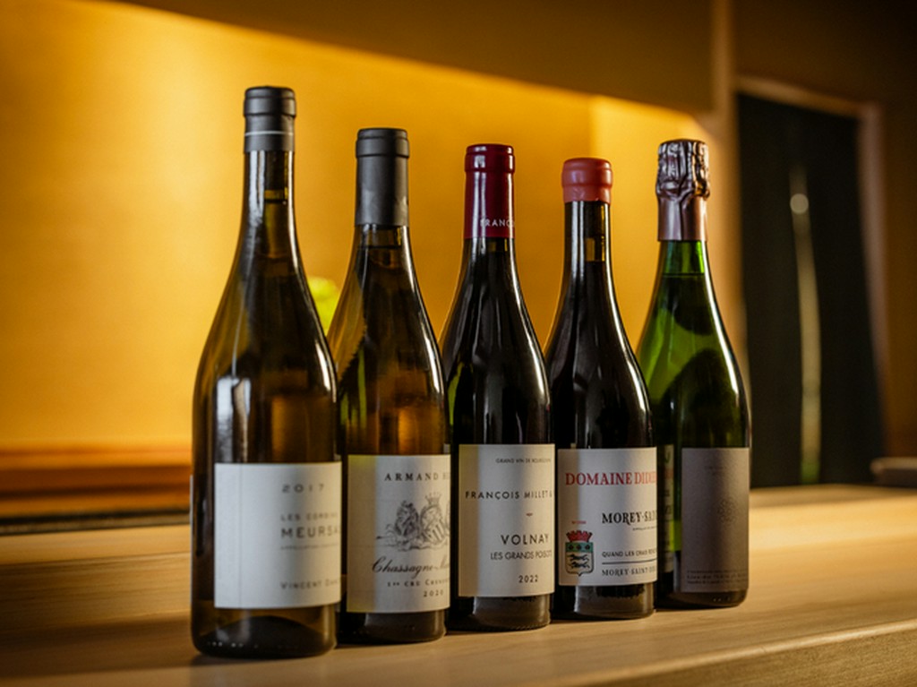 ワインは新進気鋭の生産者にも目を向けてセレクト