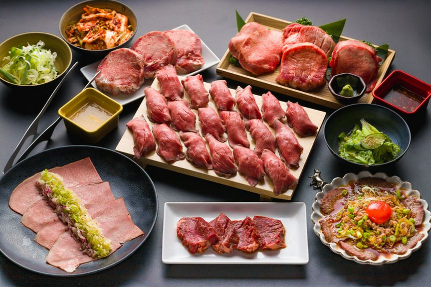 SNSやメディアで話題の20mm極厚牛タンが食べ放題！