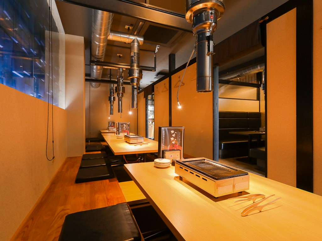 全73席。掘りごたつ席も用意