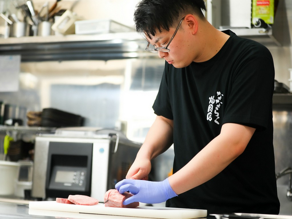 ゲストが楽しい食事の時間を過ごし、満足できる雰囲気づくり