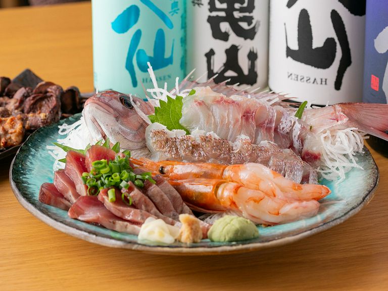 八戸の漁師直送。とれたて鮮魚の刺身も必見