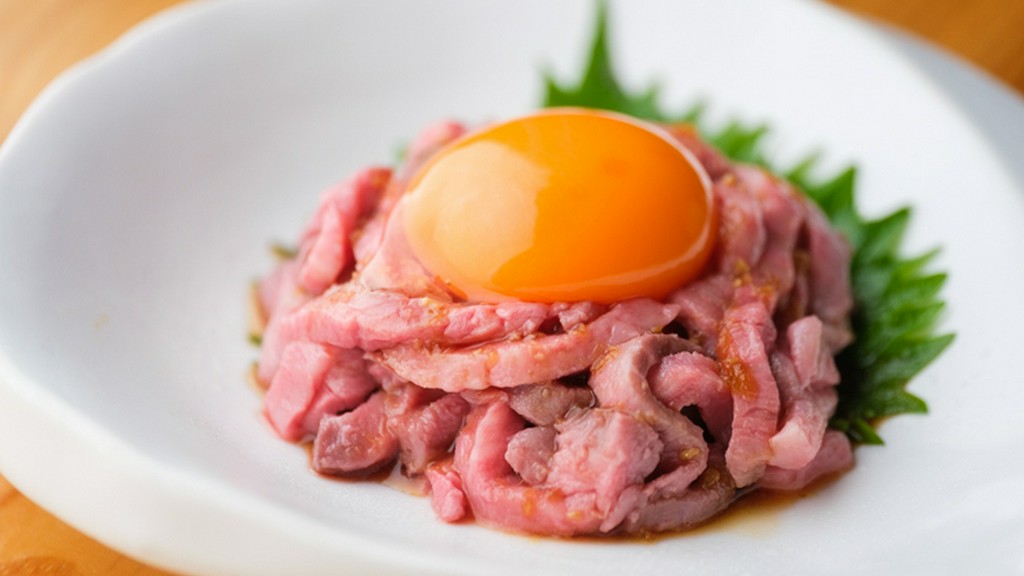 柔らかな舌触りが魅惑の『信州和牛ローストユッケ』