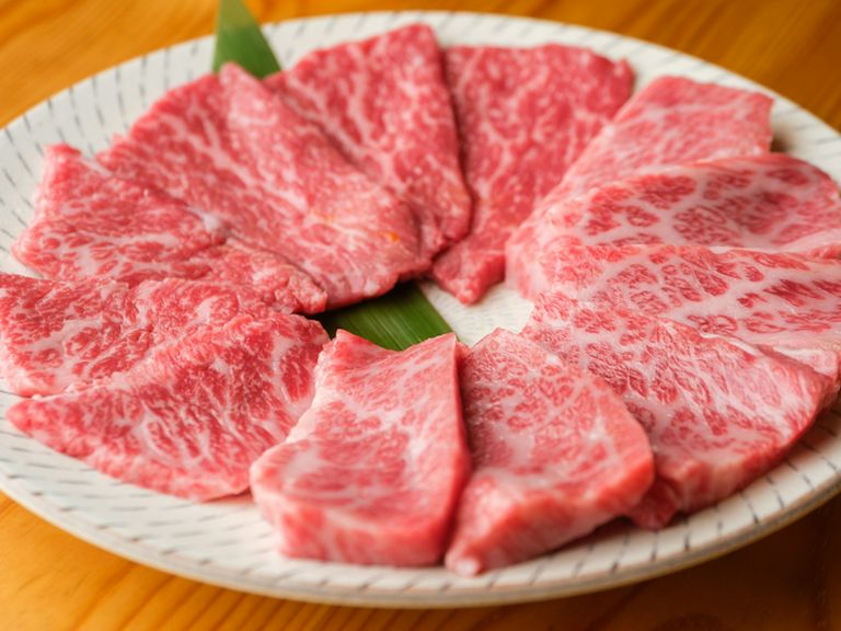 地元食材の個性を引き出し、訪れる人に味の豊かさと落ち着きを