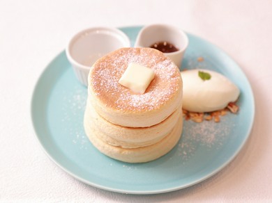 雪どけ苺のパンケーキ