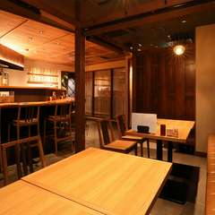 カウンター席・テーブル席