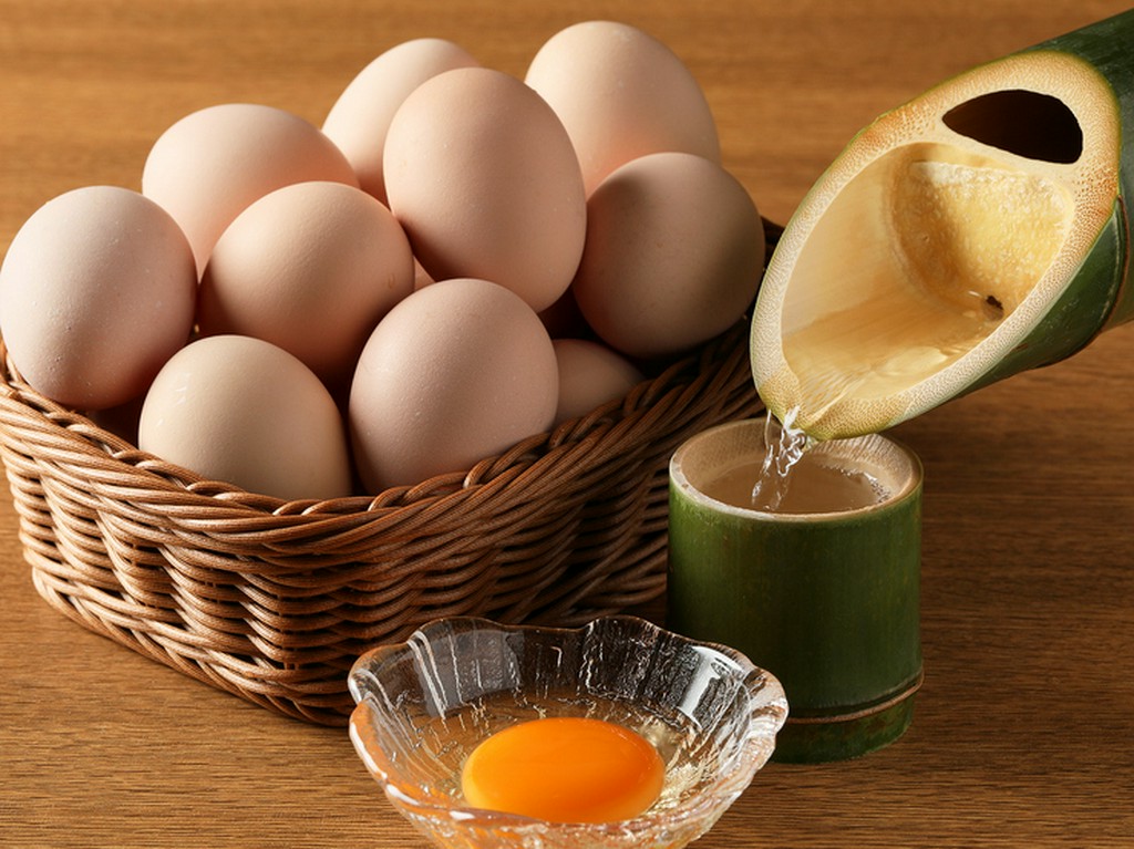 料理イメージ（竹酒・「名古屋コーチン」の卵）