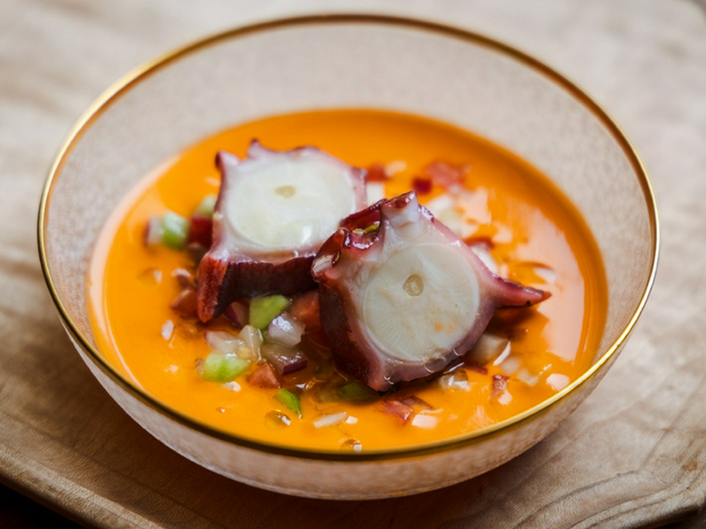 『長谷川さんから届いた佐島産真蛸と鎌倉野菜のガスパチョ仕立て』