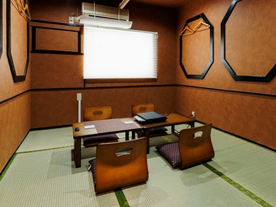 静寂に包まれた座敷で、心ゆくまで語らう接待の場に