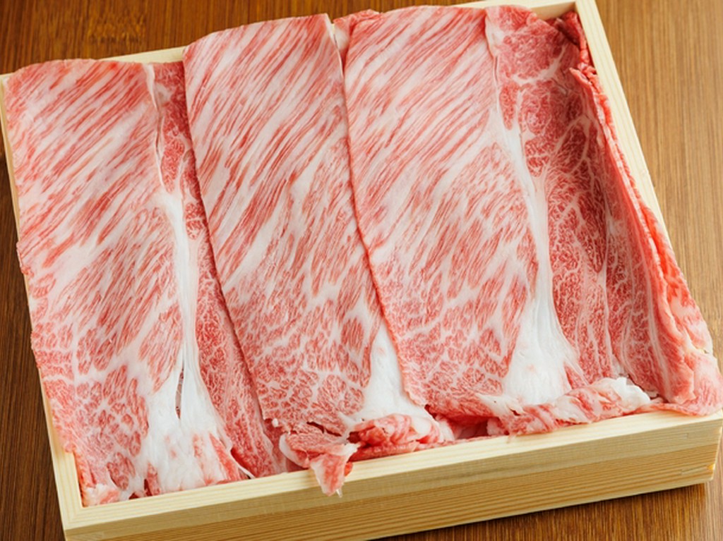 甘み、香り、口どけ。選び抜かれた本物の神戸ビーフ