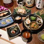 全9品　銀ダラの西京焼きや山形豚の炭火焼き、海鮮太巻など