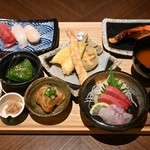 全7品　鮭の西京焼きや刺身2点盛り、天ぷら盛り、握り3貫など