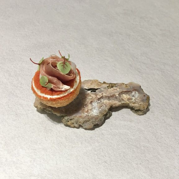 ポルトガル産生ハムのタルト