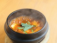 焼肉の合間に味わいたいサイドメニュー『スンドゥブ』
