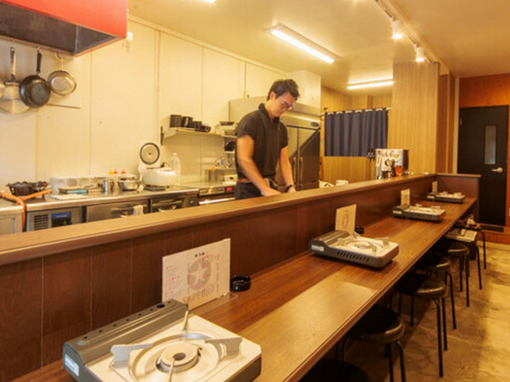 カウンターメインの大衆酒場