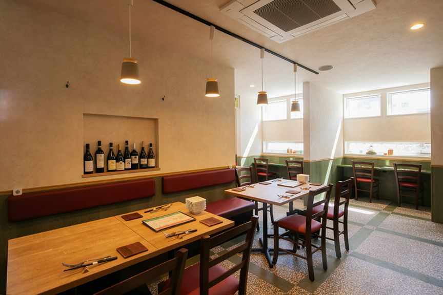 雰囲気を大切に。“モダンなイタリアン”をイメージした店内