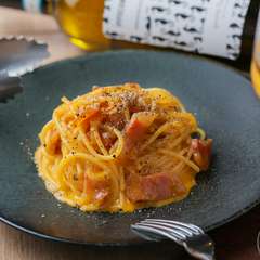 ローマ産の食材を使用。シェフ渾身の逸品『スパゲッティ・カルボナーラ』