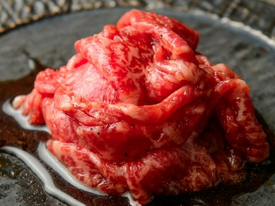 和牛の豊かな旨みが口いっぱいに広がる特撰銘柄黒毛和牛