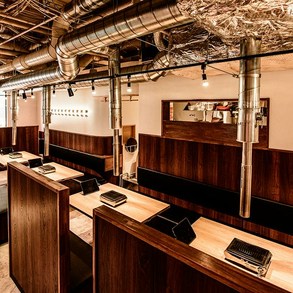 ゆったりしたモダン空間で焼肉が楽しめます