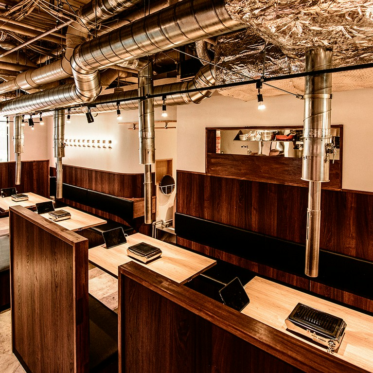 ゆったりしたモダン空間で焼肉が楽しめます