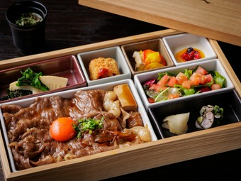 朝どれ京野菜など、肉を彩る食材にもこだわりあり