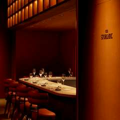 有名デザイナーが手がけた上質な空間で、非日常のひとときを