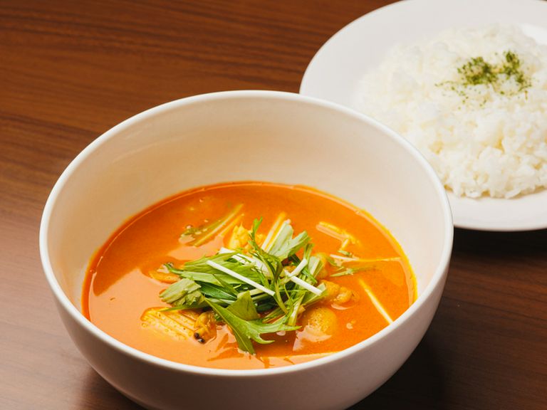 沖縄でも希少な、本格タイの味『シーフードタイカレー』