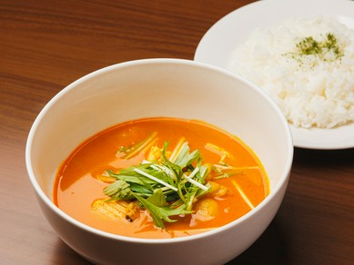 沖縄でも希少な、本格タイの味『シーフードタイカレー』