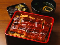 『うなぎ丼』よりうなぎが2倍、ご飯が1.5倍