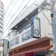 仕事帰りの一杯や週末の食事処として、思い思いに使い分ける