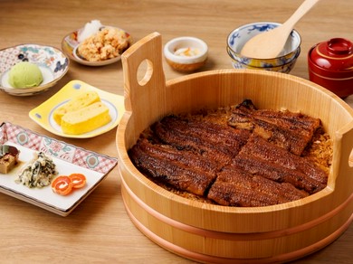 うな丼・櫃まぶしに加え、仲間とわいわい楽しめるメニューもあり