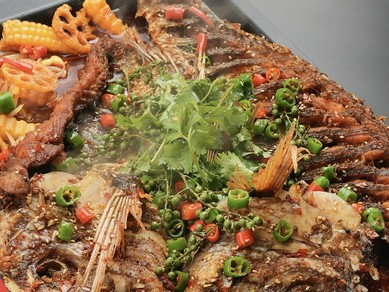 焼き魚の四川風激辛煮込み