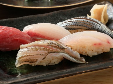 旬の鮮魚と職人の技が織りなす『握り』