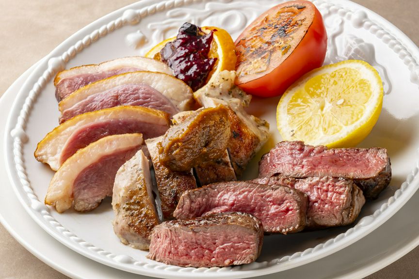 300度の窯焼き皿で作る。3種類のカルネミスト