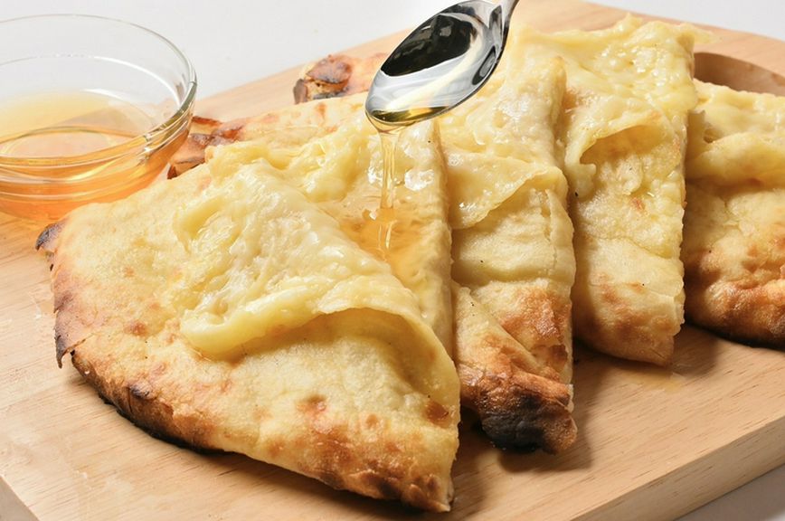 最高級備長炭を使用し焼き上げたナン