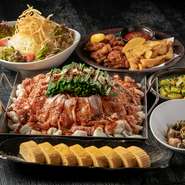 スープが選べるもつ鍋に、ちりとりもつ焼きなどのメニューはもちろん、アラカルトも充実。ノンアルでも楽しめるゴロゴロ果実のサワーなど女性需要の高いドリンクも取り揃えているため、女子会にも対応可能です。
