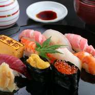 地元の方の接待に加え、県外や海外のゲストを招くシーンにもぴったり。川越を中心とする埼玉の名物、地酒やクラフトビールが揃い、地元の美味で大切な人をもてなせます。フードダイバーシティ対応もハイレベルです。