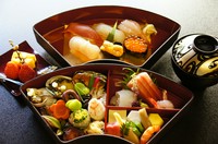 盛込み料理、刺身、握り寿司、吸物、デザート