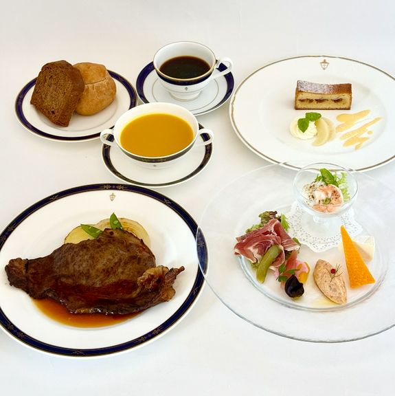 上質な肉の旨みを、秘伝のソースでさらに高める『開港ディナー』