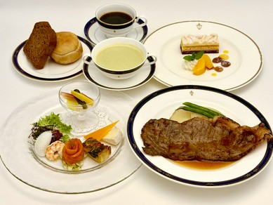 上質な肉の旨みを、秘伝のソースでさらに高める『開港ディナー』
