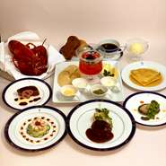 （2名分）
グラスシャンパン付き
キャビアフラッペ
タラバ蟹・ズワイ蟹のシャルロット
フォワ・グラのソテー　コリアンダーソース
鮑の白ワイン蒸し タプナードと彩ソース