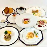 アミューズ ブッシェ
帆立貝のポシェ スパイス香る南瓜のムーステリーヌ 秋の装い
シェフのお薦め 温製パテ トリュフソース
牛蒡のポタージュスープ
