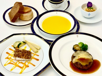 コースをカジュアルに楽しめる『十番館ランチ』